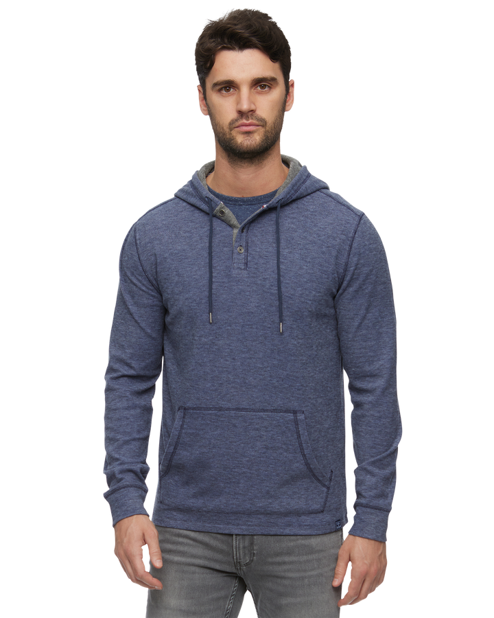 HERO TEXTURED STRETCH HOODED HENLEY