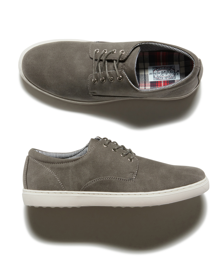 PEMBROKE CANVAS SNEAKER